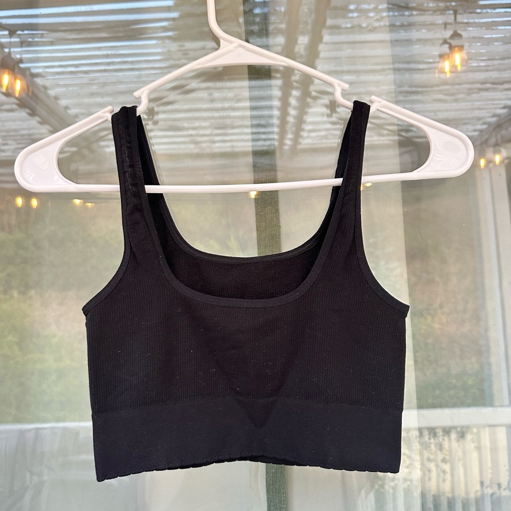Black crop top/sports bra